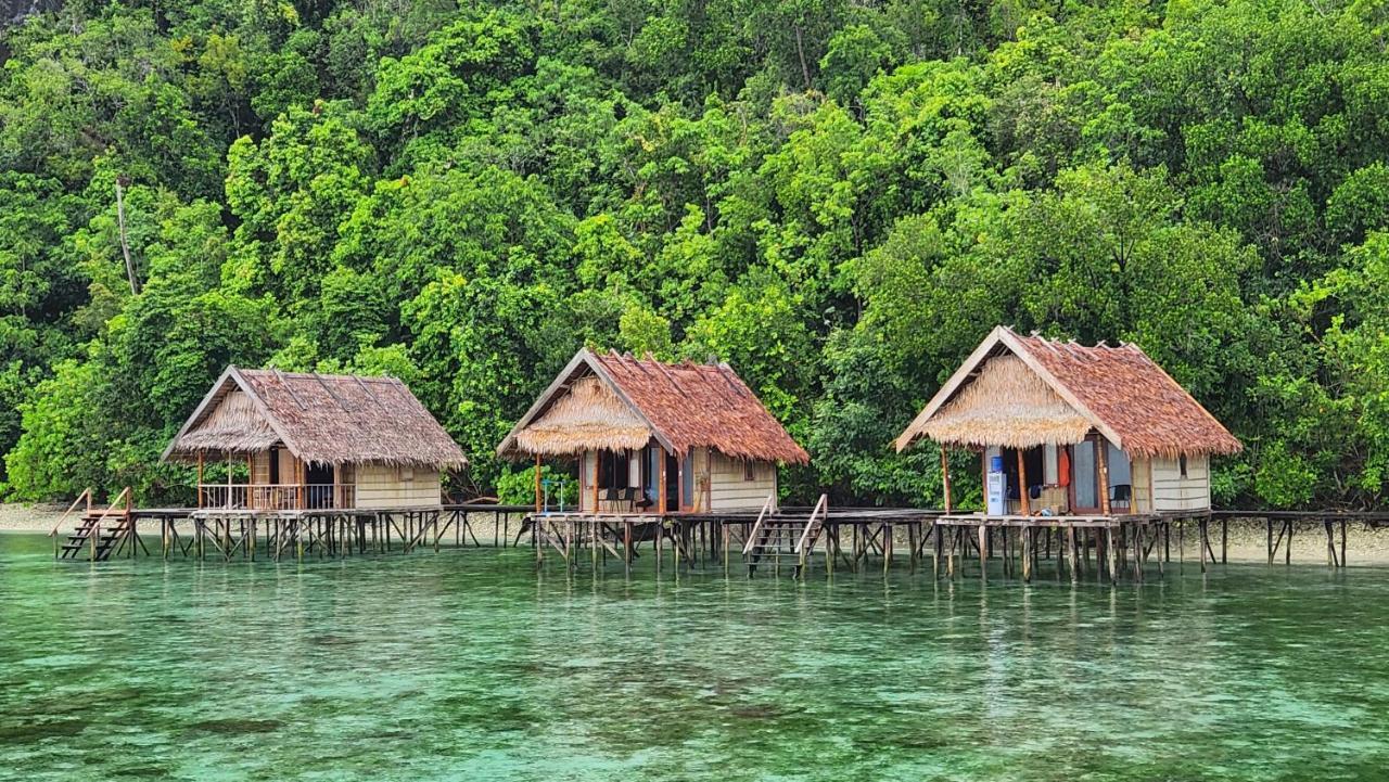 Terimakasih Homestay Pulau Mansuar エクステリア 写真